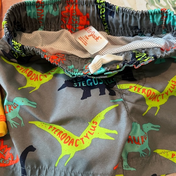 18 months toddler boys rashguard and dinosaur swim trunks set - Picture 2 of 4